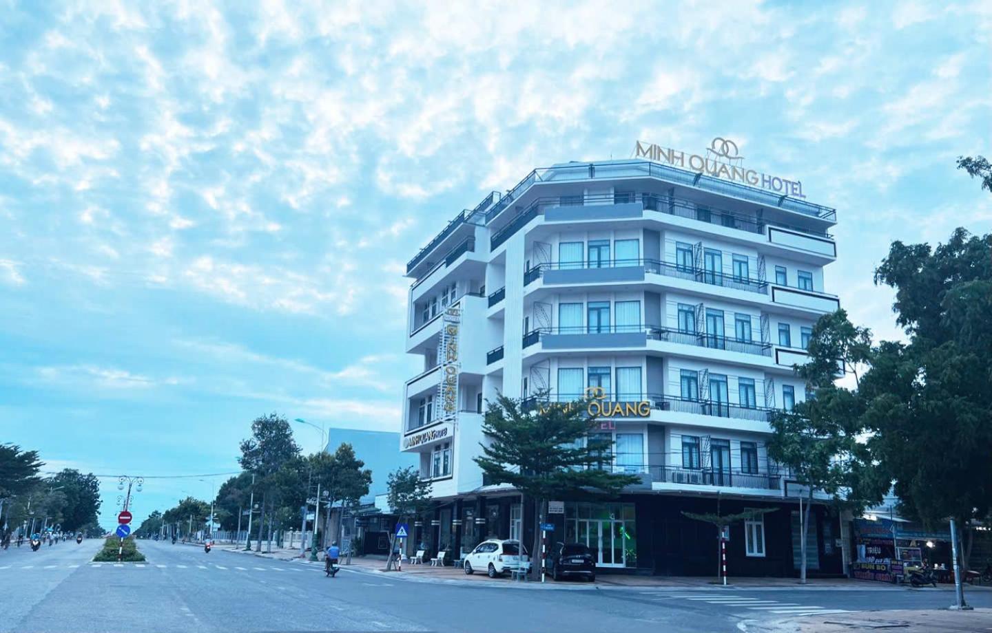 Hotel Khach San Minh Quang Phan Rang Exterior foto