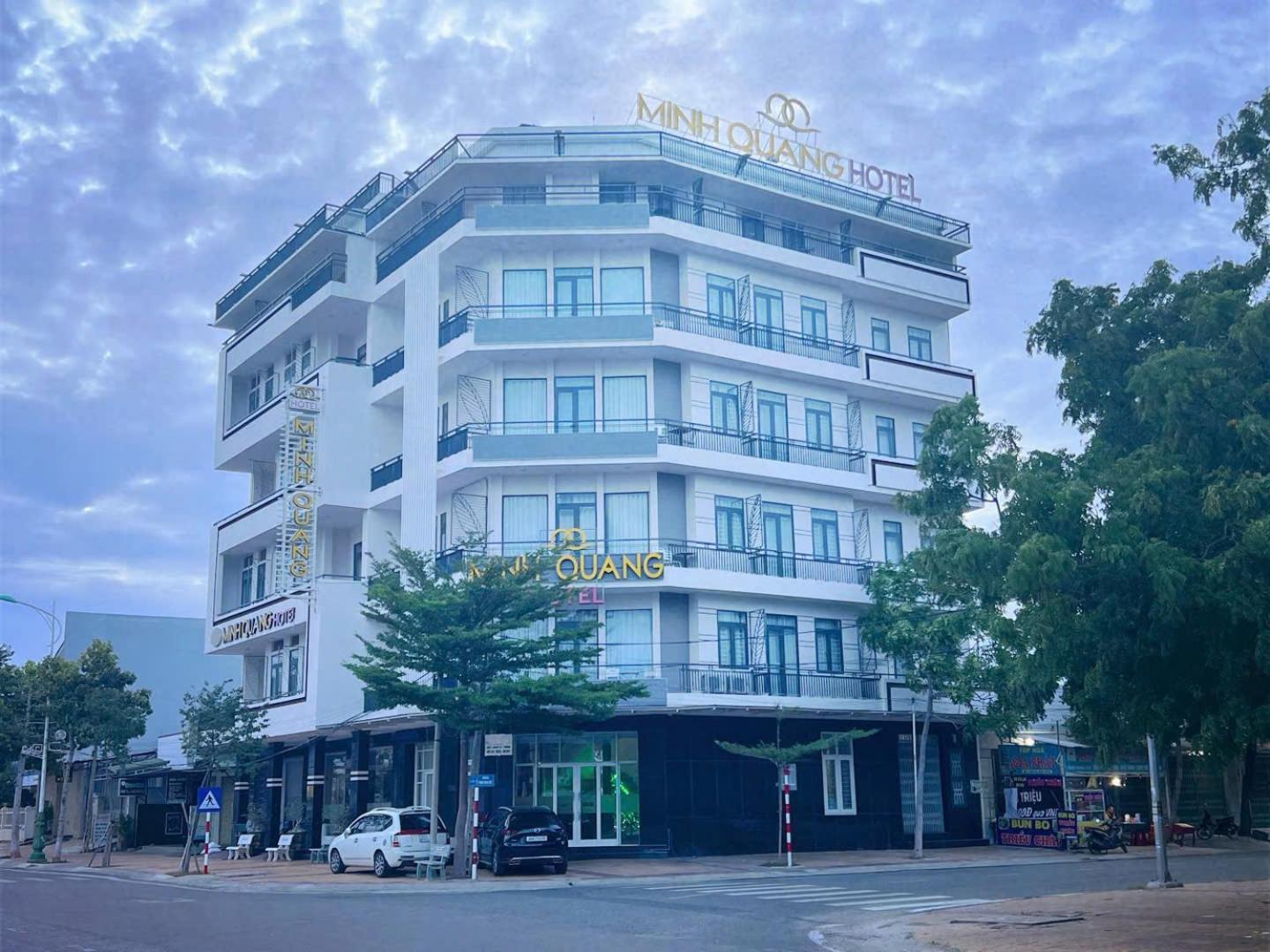 Hotel Khach San Minh Quang Phan Rang Exterior foto
